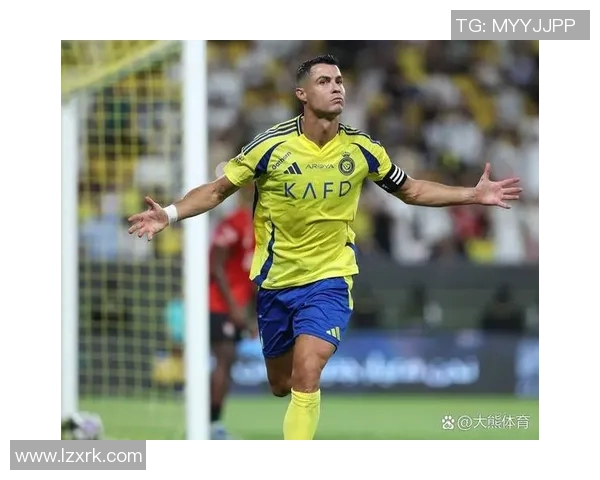 冷帽足球明星揭秘谁是球场上的时尚先锋与实力巨星