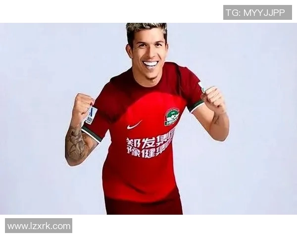 63岁足球明星重返赛场展现传奇风采引发球迷热议与感动 63岁足球明星重返赛场展现传奇风采引发球迷热议与感动